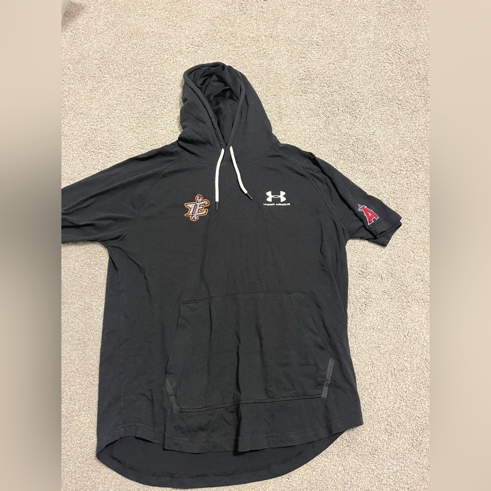 Men’s pull over top